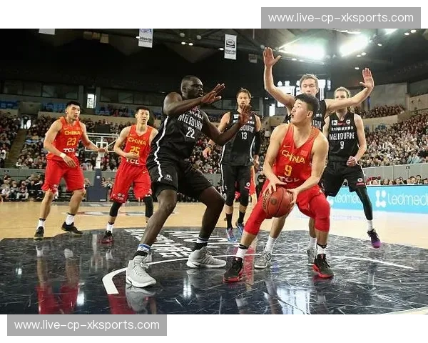 绝境中的咆哮！回看中国男篮蓝队对阵墨尔本联队录像：那一战，打出了中国篮球的血性与未来